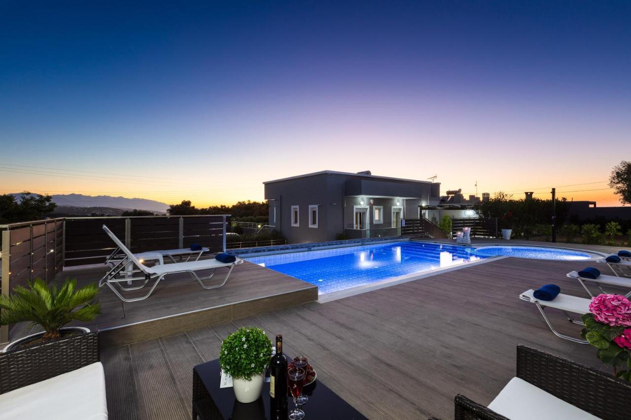 Villa Emily Rethymno อาเดเลียโนส กัมโปส ภายนอก รูปภาพ