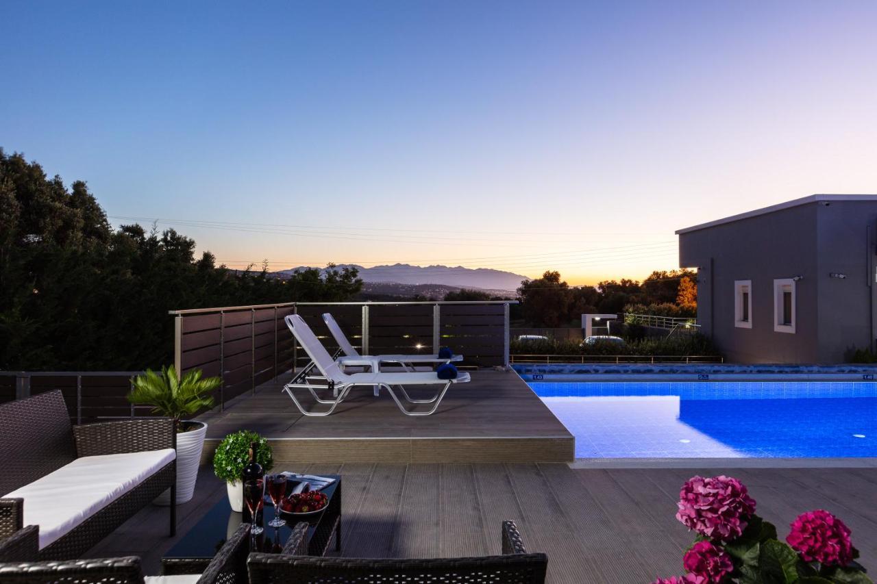 Villa Emily Rethymno อาเดเลียโนส กัมโปส ภายนอก รูปภาพ