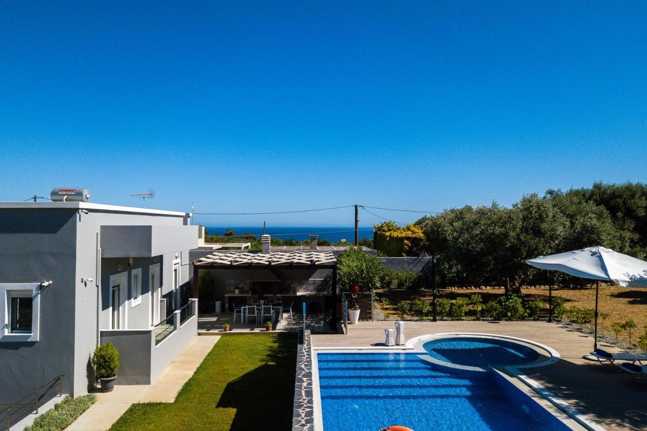Villa Emily Rethymno อาเดเลียโนส กัมโปส ภายนอก รูปภาพ