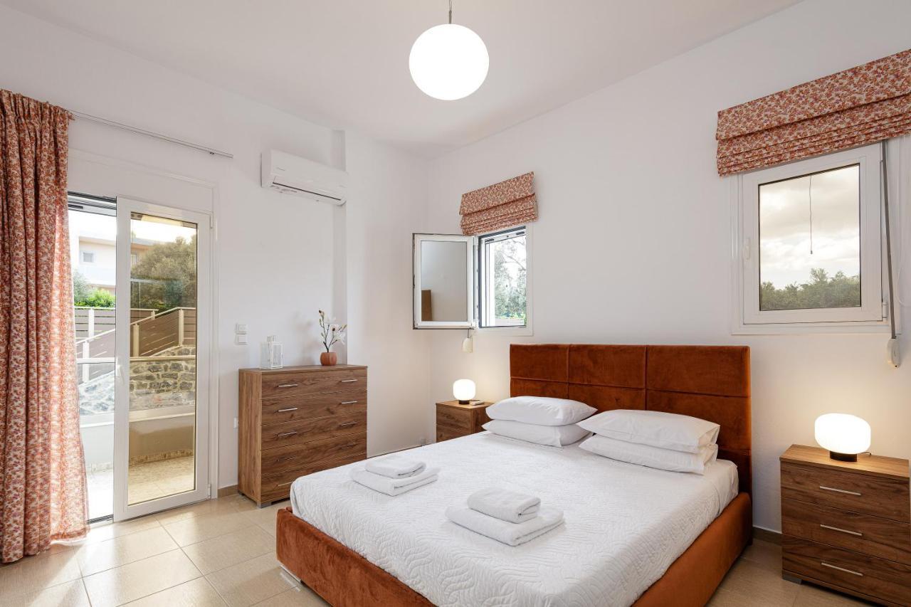 Villa Emily Rethymno อาเดเลียโนส กัมโปส ภายนอก รูปภาพ