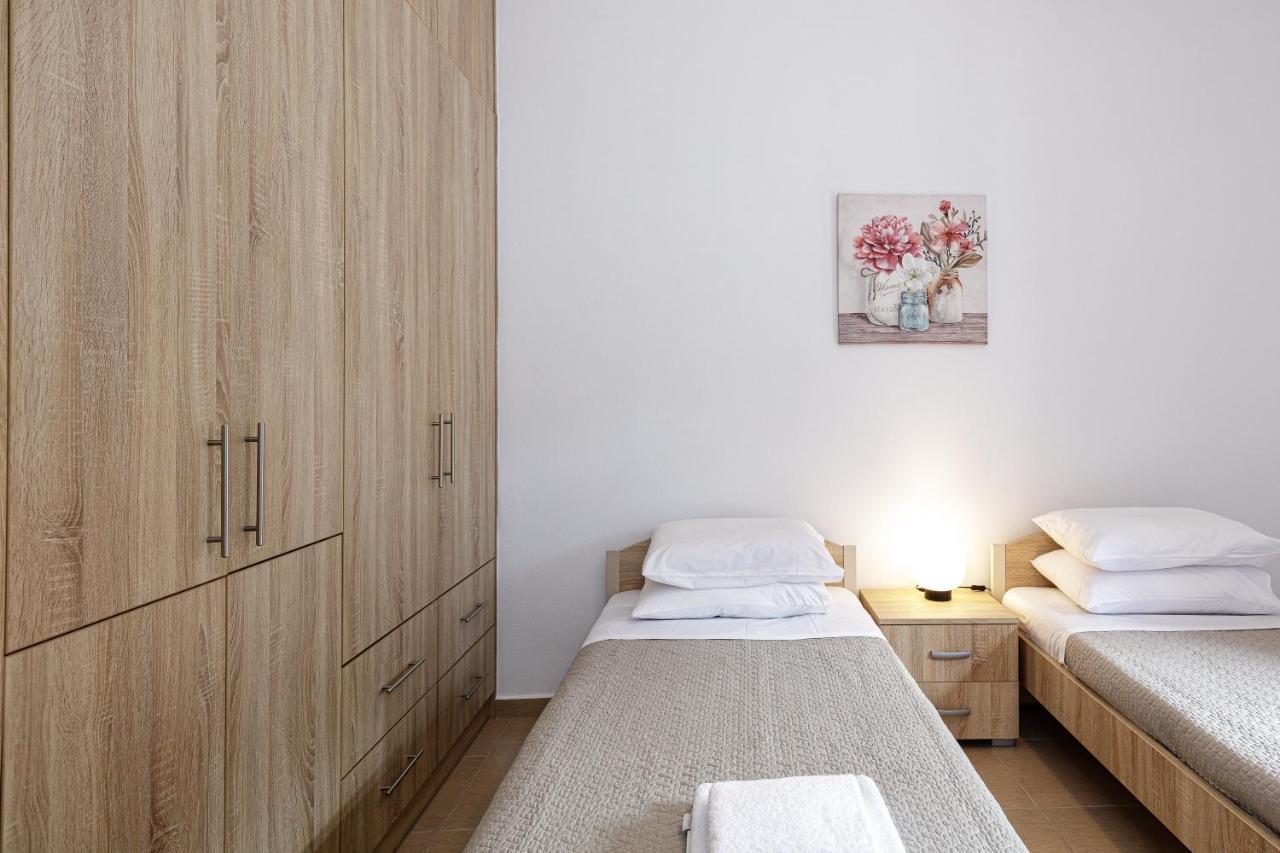 Villa Emily Rethymno อาเดเลียโนส กัมโปส ภายนอก รูปภาพ
