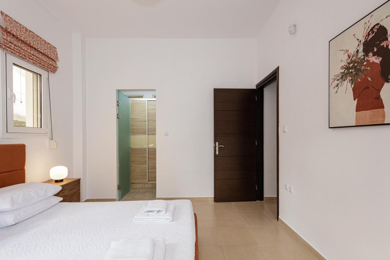 Villa Emily Rethymno อาเดเลียโนส กัมโปส ภายนอก รูปภาพ