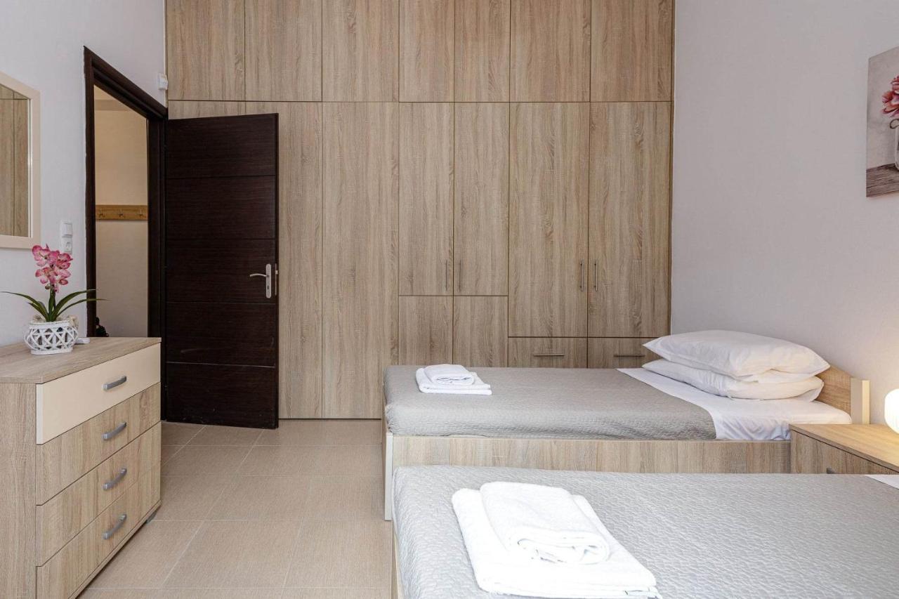 Villa Emily Rethymno อาเดเลียโนส กัมโปส ภายนอก รูปภาพ