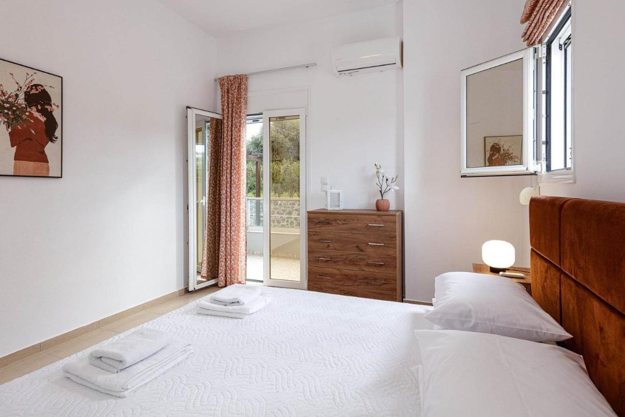 Villa Emily Rethymno อาเดเลียโนส กัมโปส ภายนอก รูปภาพ