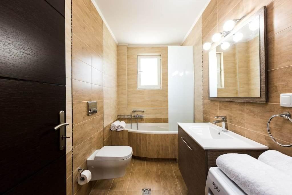 Villa Emily Rethymno อาเดเลียโนส กัมโปส ภายนอก รูปภาพ