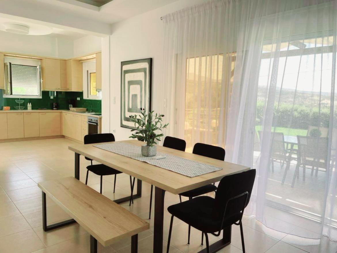 Villa Emily Rethymno อาเดเลียโนส กัมโปส ห้อง รูปภาพ
